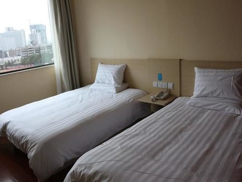 Hanting Express Kunming Stadium Branch Buitenkant foto